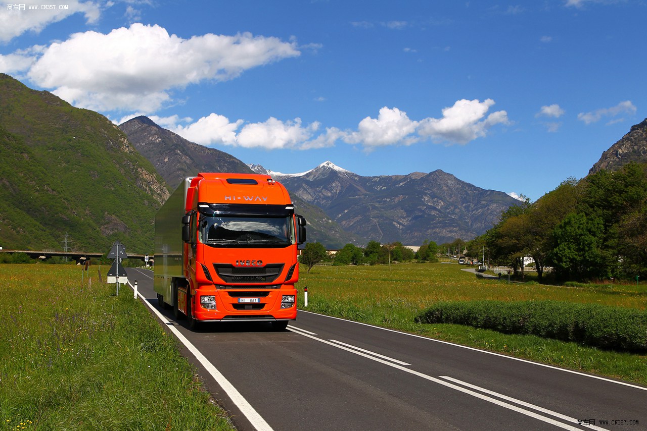 SStralis Hi-Way܇